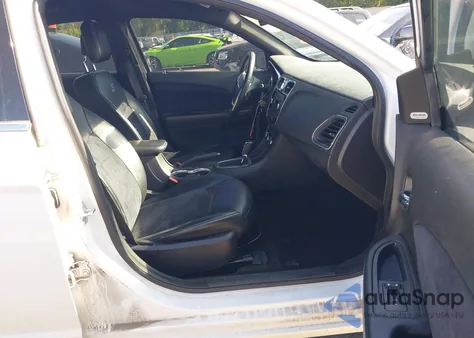 2013 Chrysler 200 Limited z USA, uszkodzony, nr VIN 1C3CCBCG0DN577956